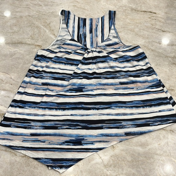 LA Relaxed Racerback Tank Abstract Stripe Asymmetrical Hem Pocket Medium - Picture 2 of 9